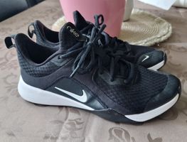 Nike Schuhe Grösse 38 Schwarz