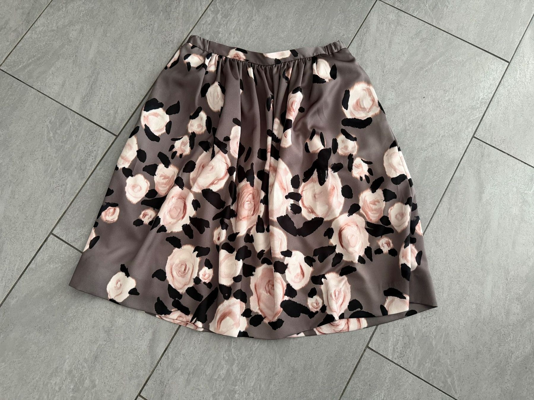 Piqyourdress Röcke: Rock - Grösse L - Piqyourdress – Gebraucht aus Bülach von Loredana13