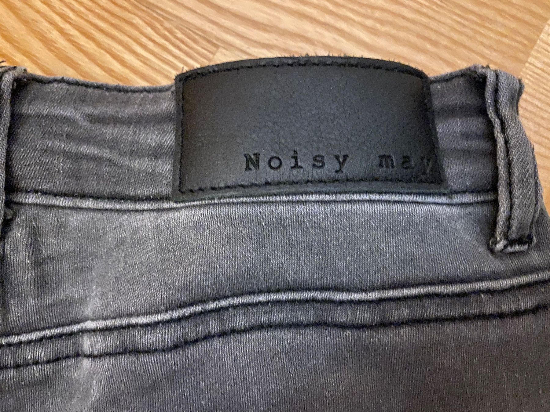 Pantaloni: Jeans grau – Usato da Möhlin venduto da eny_lsk7 3