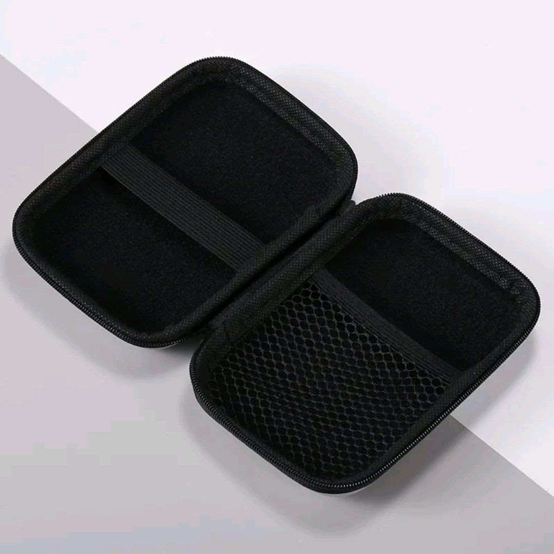 Dischi rigidi: Hardcase für 2,5" SSD & Harddisk & Kabel / Tasche / Etui / – Nuovo e nell'imballaggio originale da Uster venduto da -FPS- 4