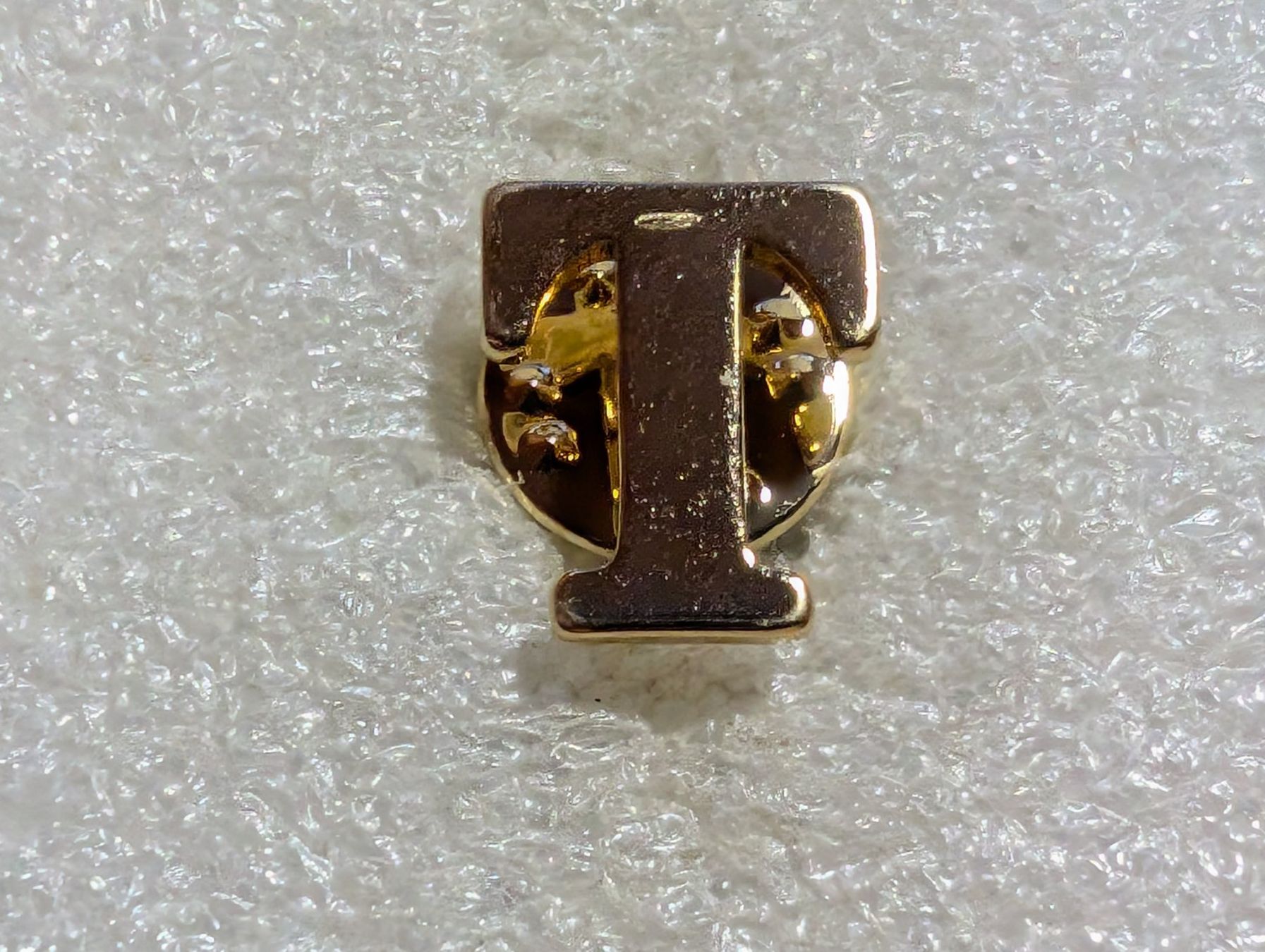 Placchette & Badge: Ansteckpin 206: Buchstabe – Usato da Oppligen venduto da Pin-Fall-Shop