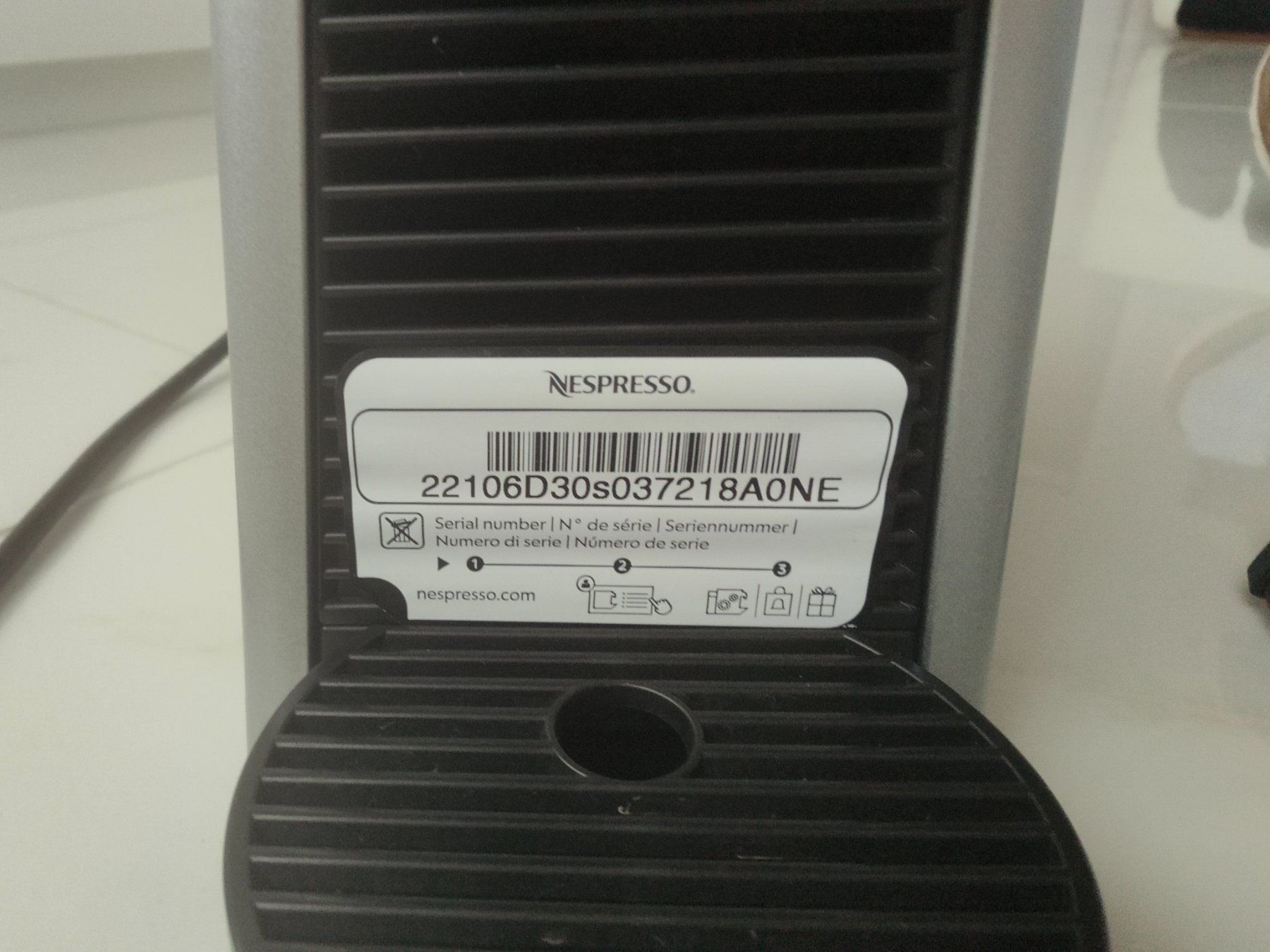 De'Longhi Macchine per caffè & Macchine per espresso: Delonghi Essenza Mini Kapselmaschine – Nuovo (secondo la descrizione) da Tuggen venduto da Skip13 3