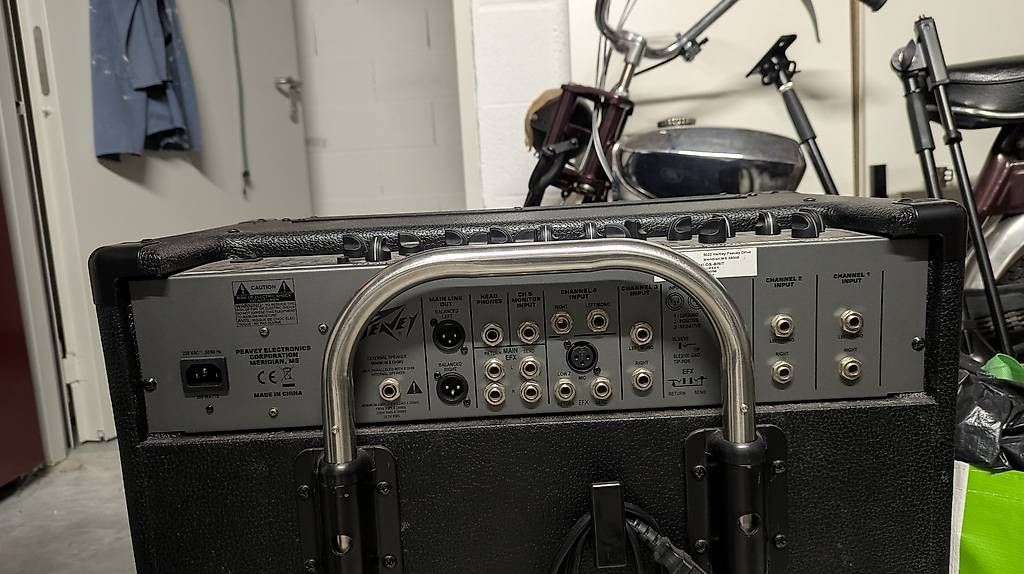 Amplificatori: 2 Amplificateur, guitare et basse  – Usato da Perly venduto da fredericg01 1