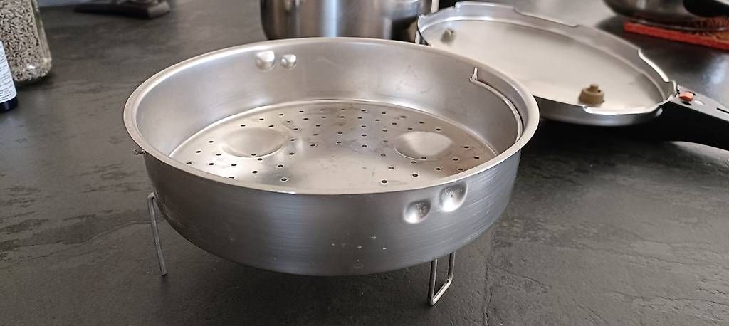 Pentole: WMF Perfect Schnellkochtopf Dampfkochtopf – Usato da Herznach venduto da koro02 4