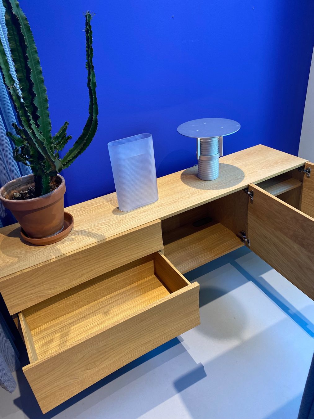 Muuto Cassettiere: Muuto - Reflect Sideboard – Usato da Zürich venduto da NordicSale 2