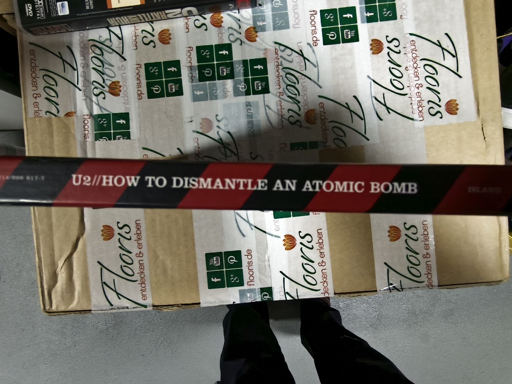 Tutti i DVDs: DVD+CD U2 "how to dismantle an atomic bomb" – Usato da Stabio venduto da anes71 4