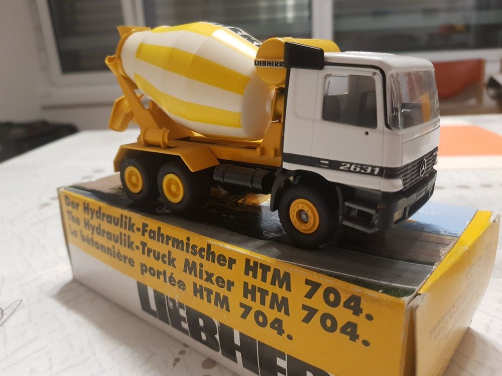 CONRAD 1/50 MAN Tgs Euro 5 With Liebherr Htm 904 Beton