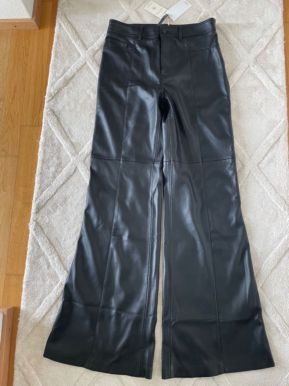 Mango Hosen: MANGO Kunstleder / Business Hose Gr 40 NEU – Neu und originalverpackt aus Savigny von linda2402