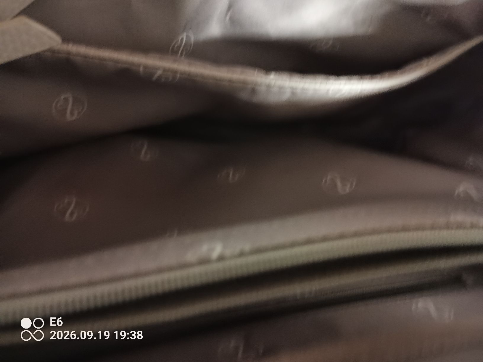 Taschen für Damen: Elegante Tasche Marke: Emily Noah – Neu (gemäss Beschreibung) aus Zürich von Mitzi6 2