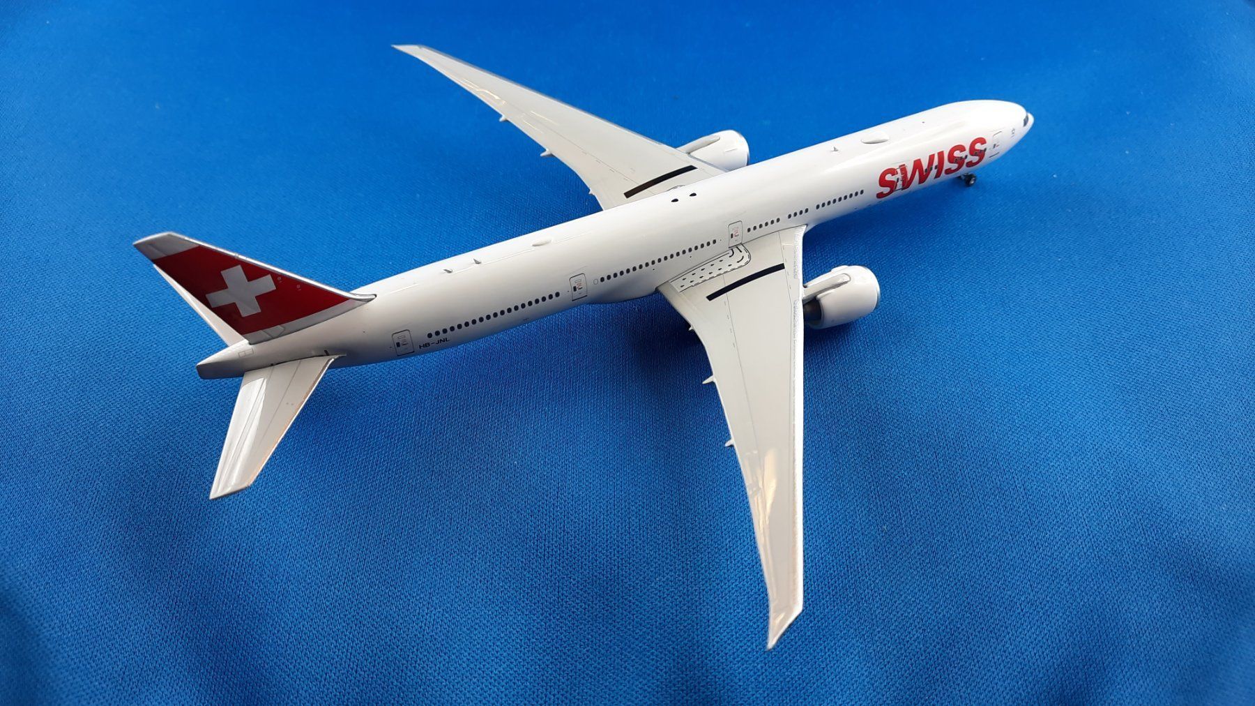 Swiss Kit di modellismo & Modellini statici: B777-300ER SWISS – Nuovo e nell'imballaggio originale da Morges venduto da iljamuromez 1