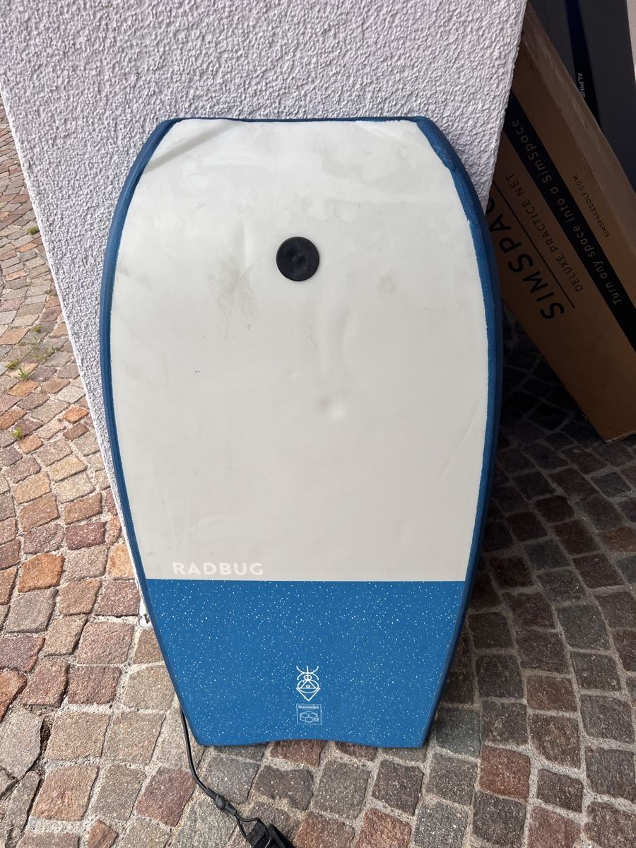 Tavole da surf e di nuoto: OLAIAN Bodyboard mit Handgelenk-Leash 100 – Usato da Triesen venduto da milen77