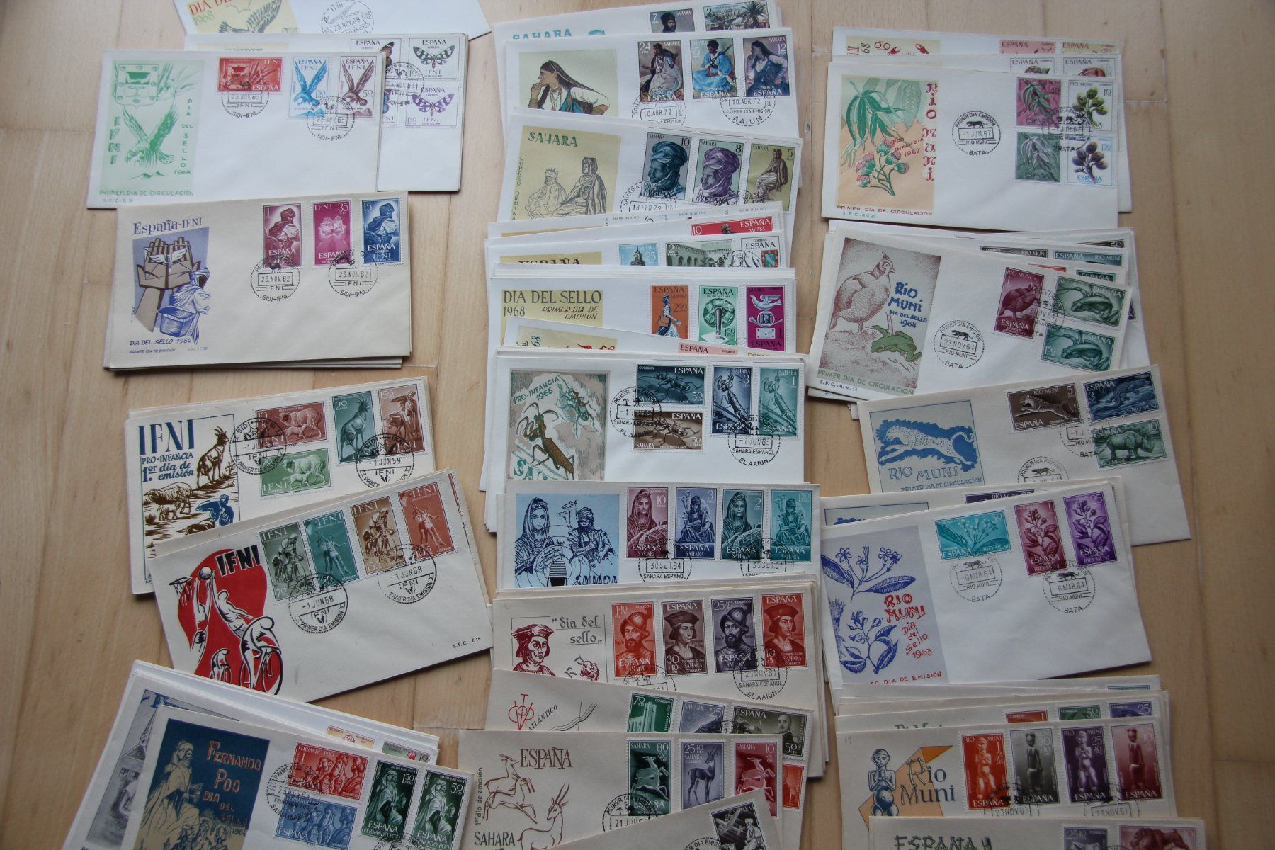 Tutti i francobolli: SPANIEN FDC Sammlung ab 40er Jahre! – Usato da Schlieren venduto da Sternstunde2 8