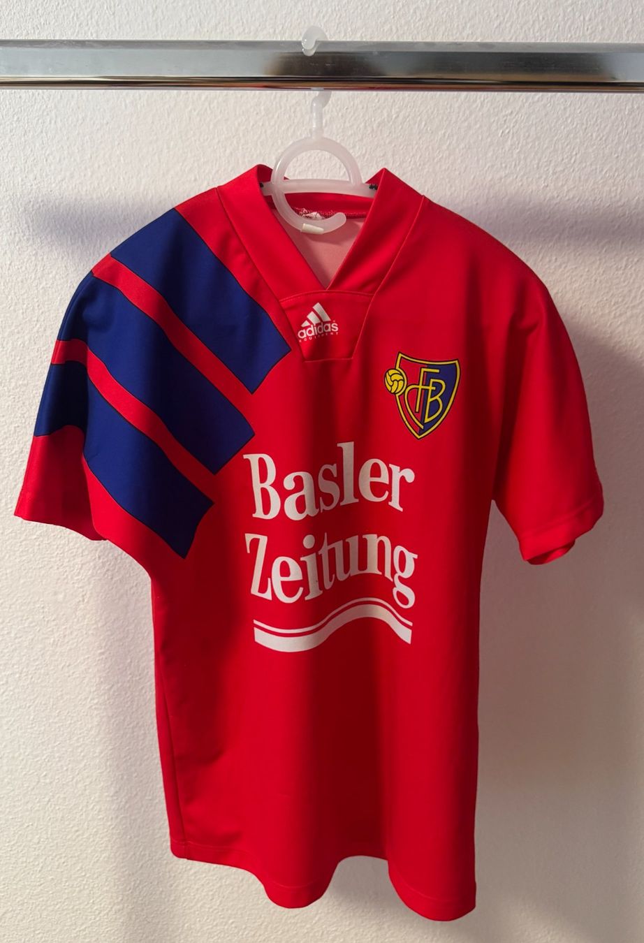 Adidas Canottiere & Pantaloni: FC Basel Retro Trikot Adidas #9 Grösse S – Usato da Birsfelden venduto da Vossi2