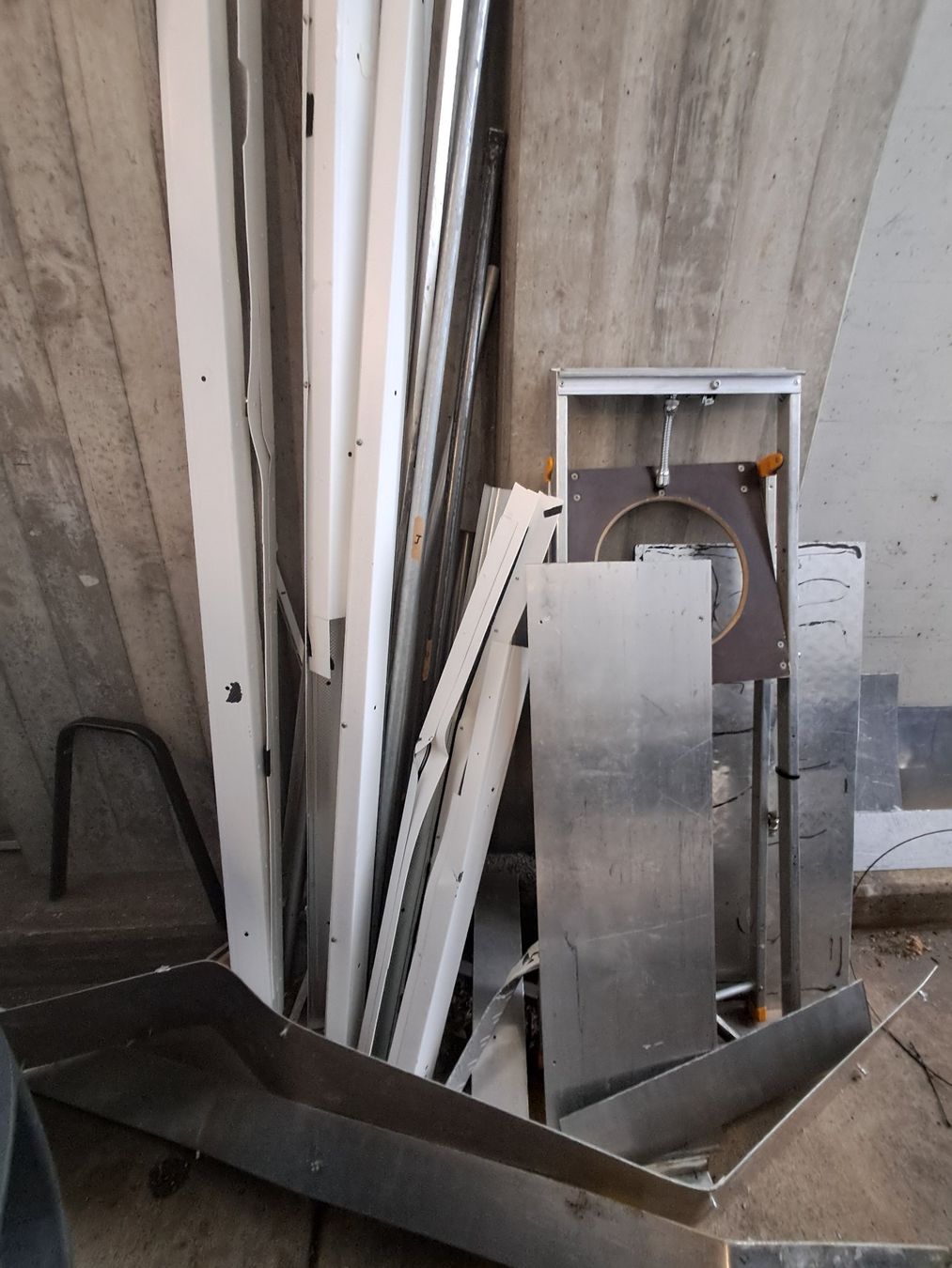 Travi: diverses Altmetall, Alteisen, Metallschrott, Metall, Eisen – Usato da Zürich venduto da Lia107