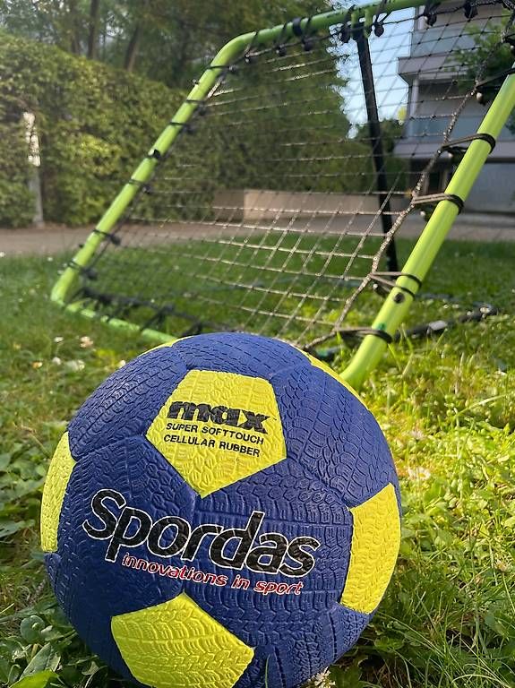Hometrainer: Kinderfussball/Multisport Rebounder: Kickback Training @ZH11 – Gebraucht aus Zürich von Chratzomat