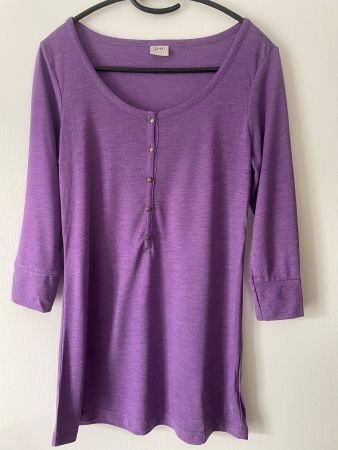 Esprit, schönes Longshirt mit dekorativen Knöpfen, Grösse XS