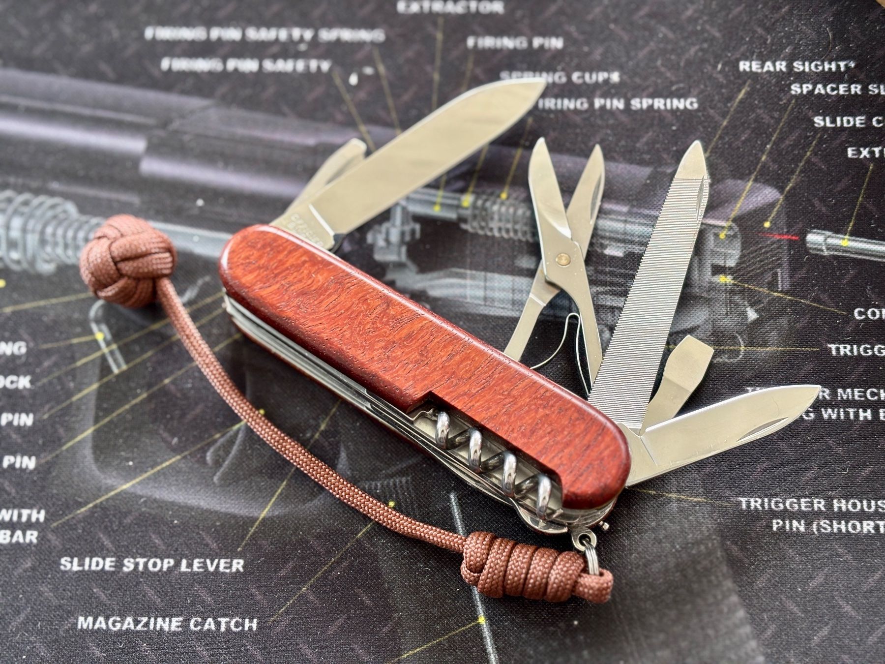 Victorinox Coltelli tascabile: Victorinox Mountaineer Bruyère – Nuovo (secondo la descrizione) da Frauenkappelen venduto da Doc_Snyder 1