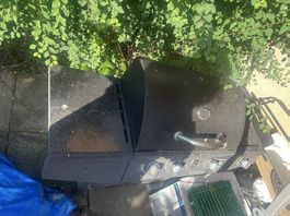 Gas grill 