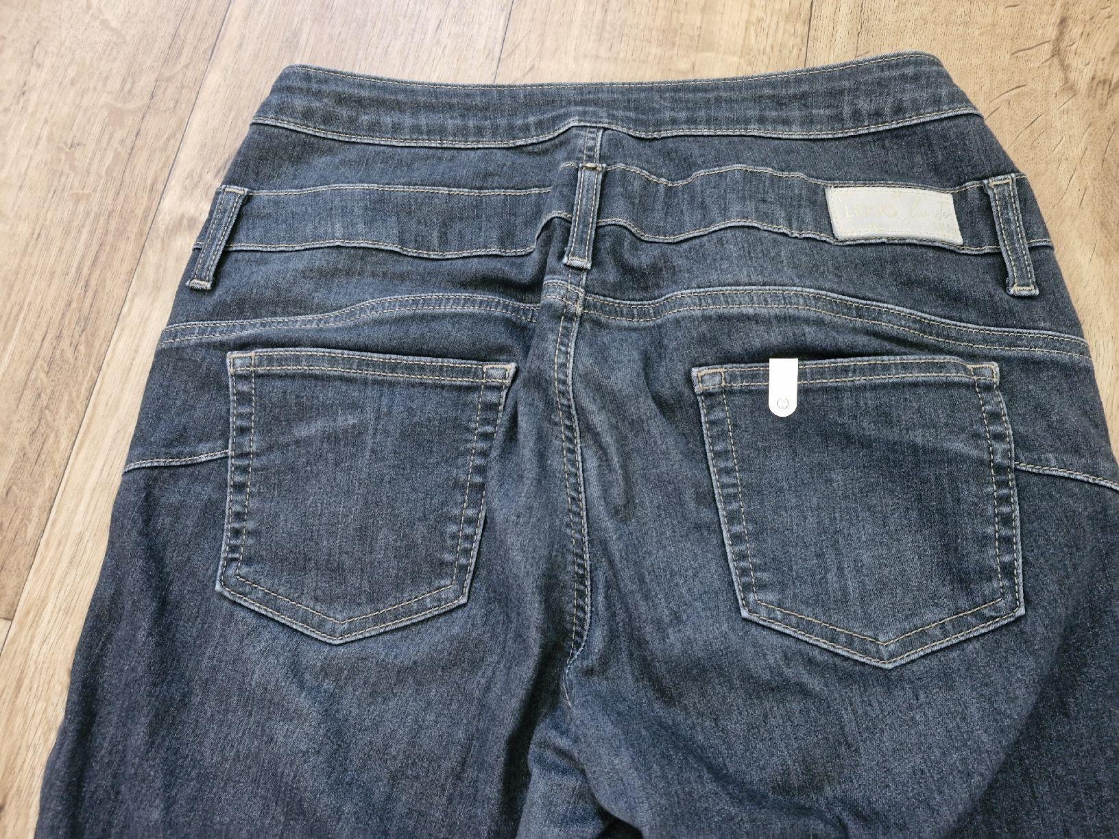 Liu Jo Jeans: jeans Liu Jo taille 40 – Nuovo (secondo la descrizione) da Cudrefin venduto da Jnini12 3