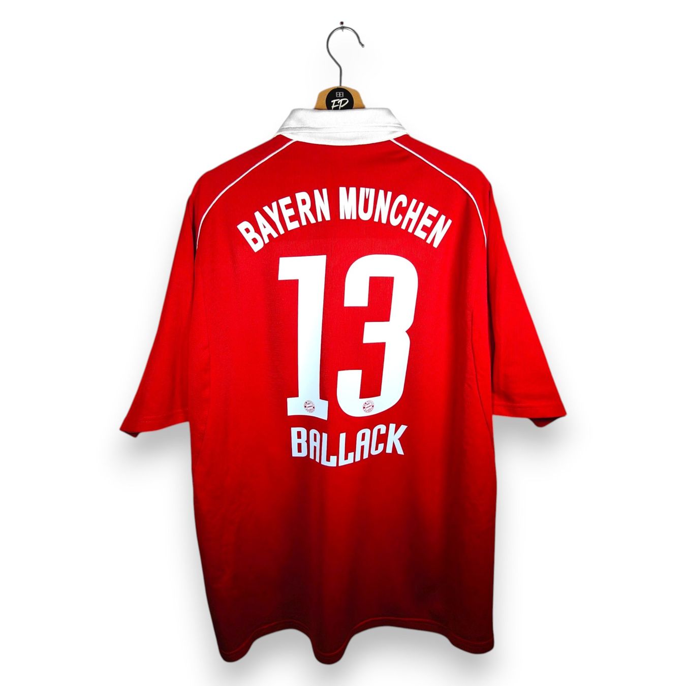 Bayern München Leibchen & Hosen: Original 2005-06 Bayern Munich Home Trikot Ballack – Gebraucht aus Martigny von eternalpitch