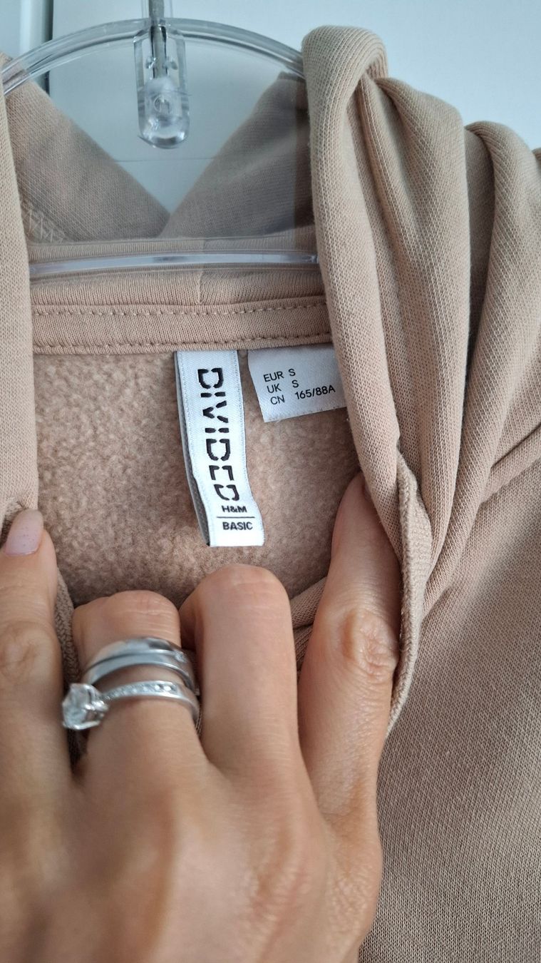 H&M Pullover & Sweatshirts: H&M Basic Hoodie - Grösse S – Gebraucht aus Rickenbach b. Wil von Beautiful.Things 1