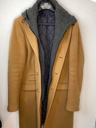 Toller Wintermante mit Kapuze - Grösse 50 - 10% Cashmere