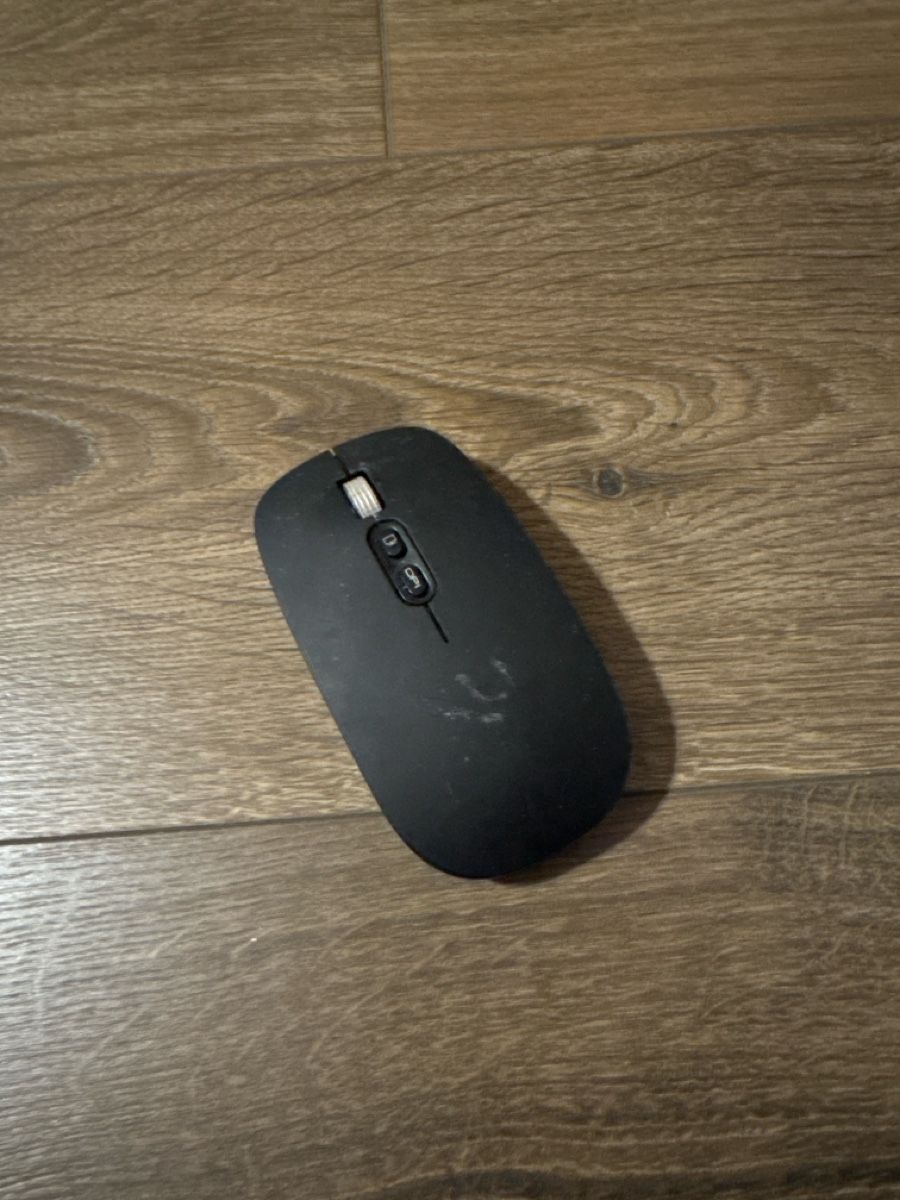 Maus: Silent Wireless Mouse - Schwarz – Gebraucht aus Amden von shi_tkdo