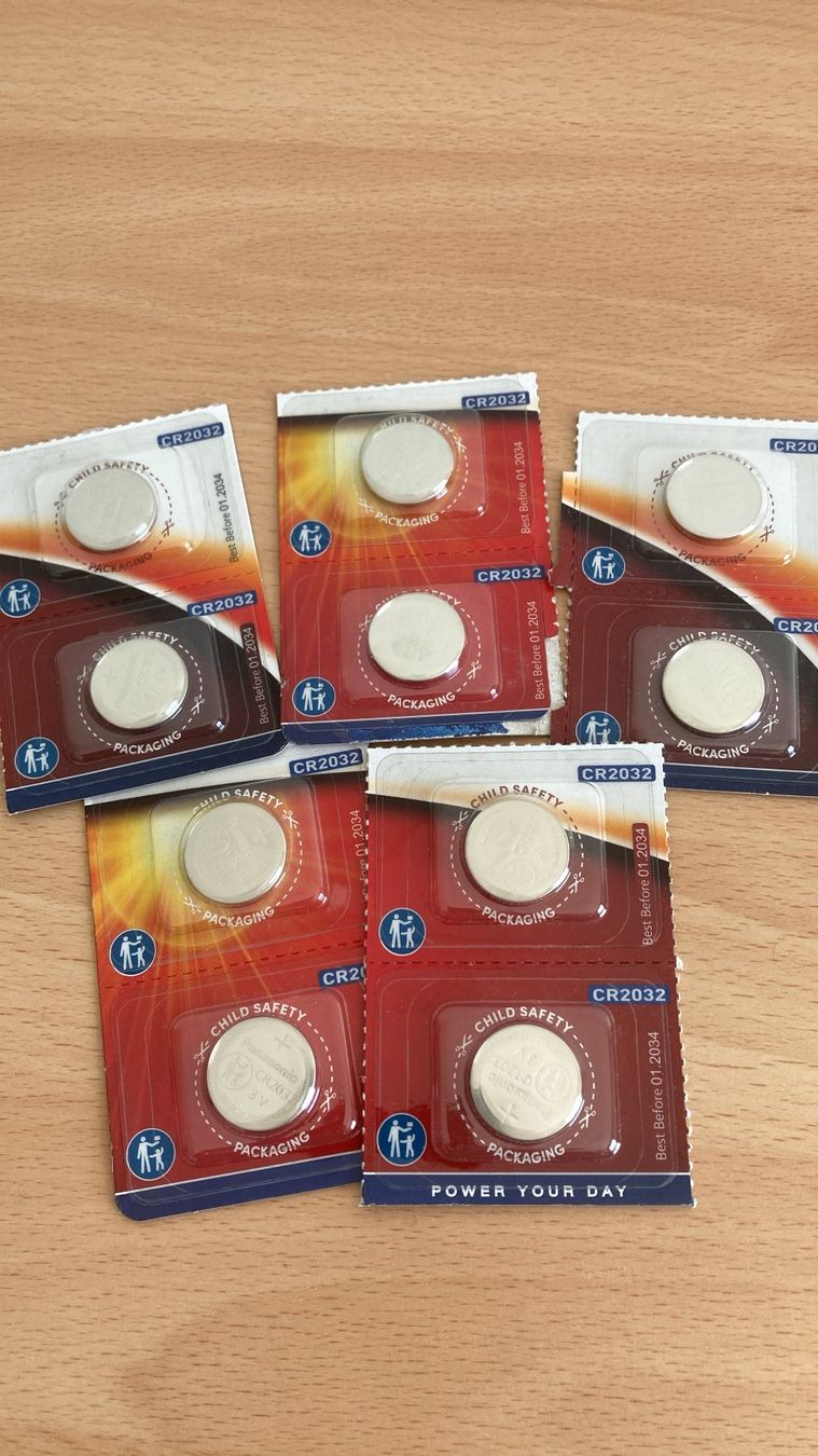 Panasonic Caricatori & Batterie: 6x2 Knopfzellen CR2032 3V – Nuovo (secondo la descrizione) da Brunnen venduto da buchsibaer
