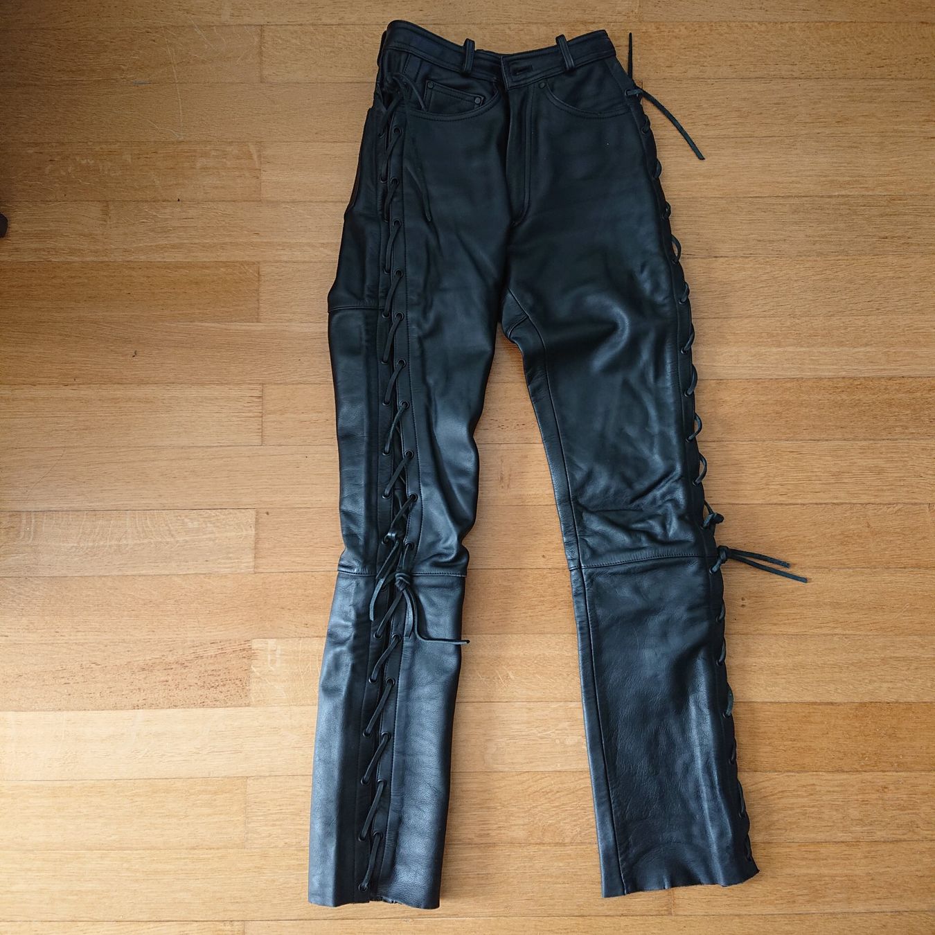 Pantaloni: Motorradhosen Leder schwarz Gr. 38 – Usato da Aarau venduto da kassandras 4