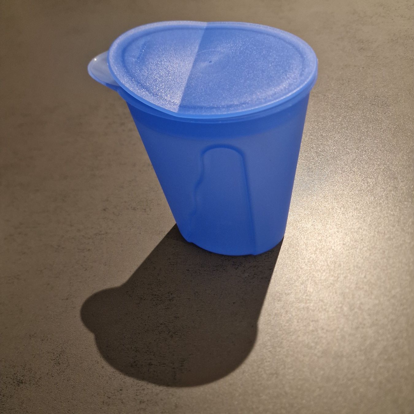 Tupperware Contenitori & Simili: Tupperware Aqua Krug mit Deckel - 1 Liter – Usato da Wohlen AG venduto da alphons31