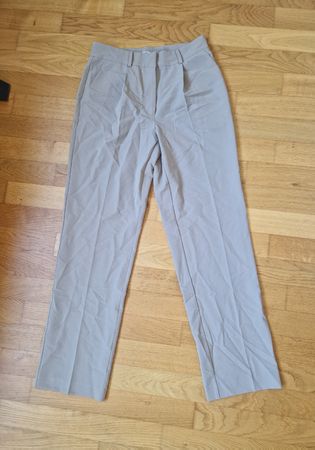 Neu - Stoffhose Na-kd fashion, braun. Gr. S
