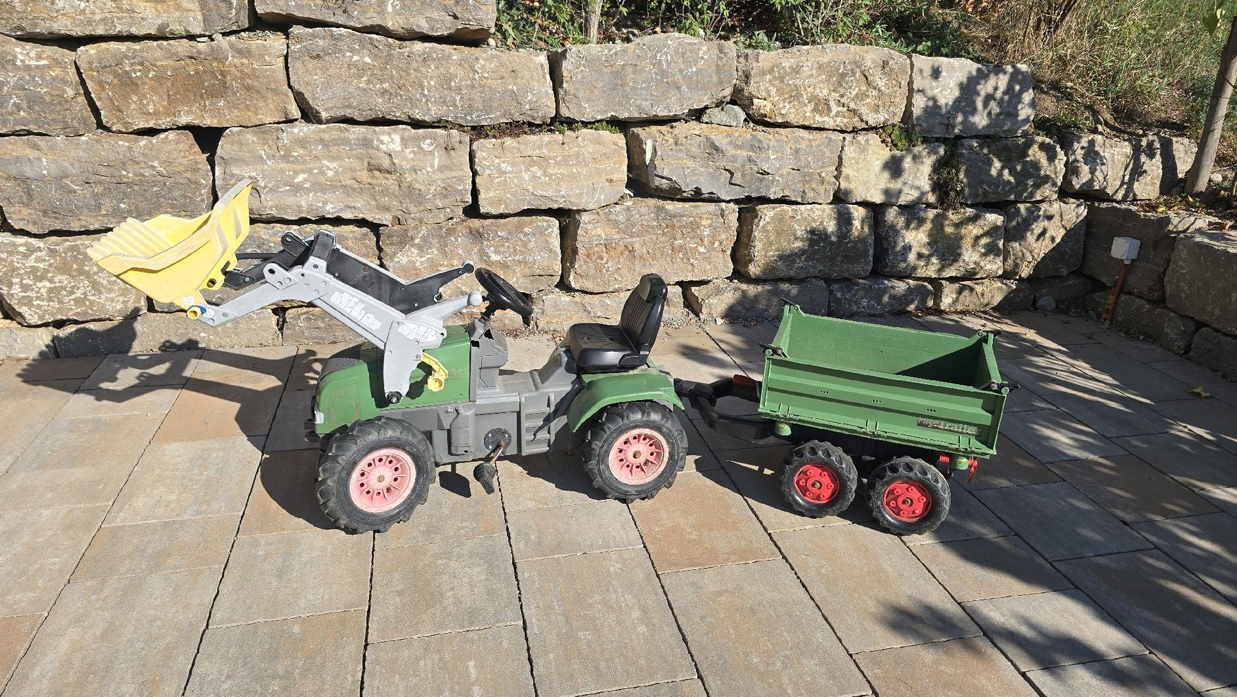 Veicoli per bambini: Trettraktor mit Anhänger – Usato da Hägglingen venduto da krahu