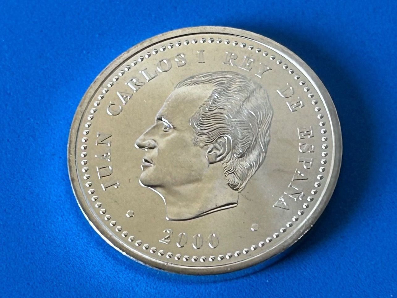 Tutti le monete: Spain - 2000 Pesetas (Charles V) 2000 – Usato da Corcelles NE venduto da AJKader 1