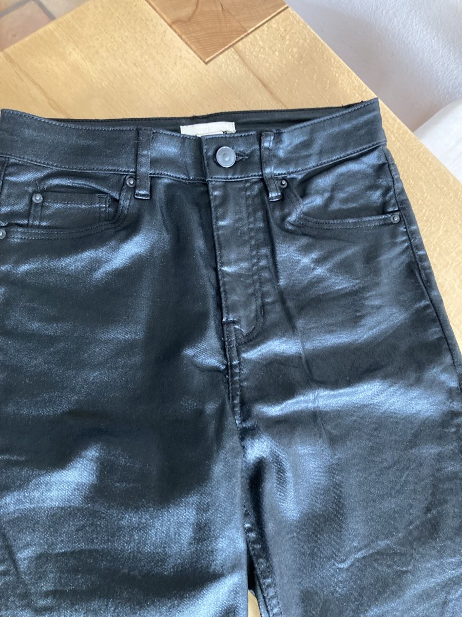 Pantaloni: Hose schwarz glänzend Gr 34 – Nuovo (secondo la descrizione) da Rickenbach ZH venduto da Vanijo 1