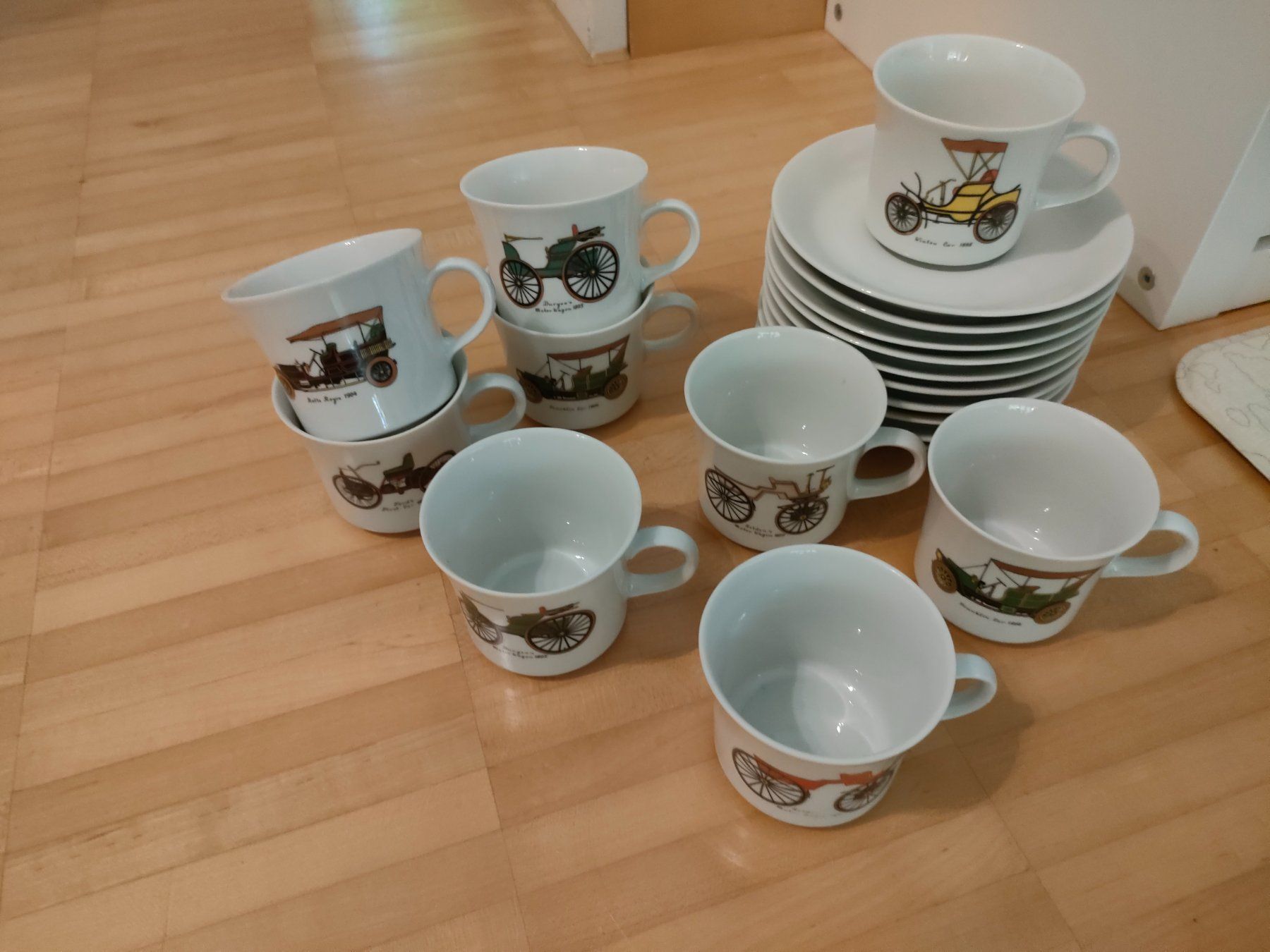 Tassen: Mitterteich Kaffeetassen - Set 9 Stk - Auto-Motiv/Oldtimer – Gebraucht aus Wiesendangen von s_er 4