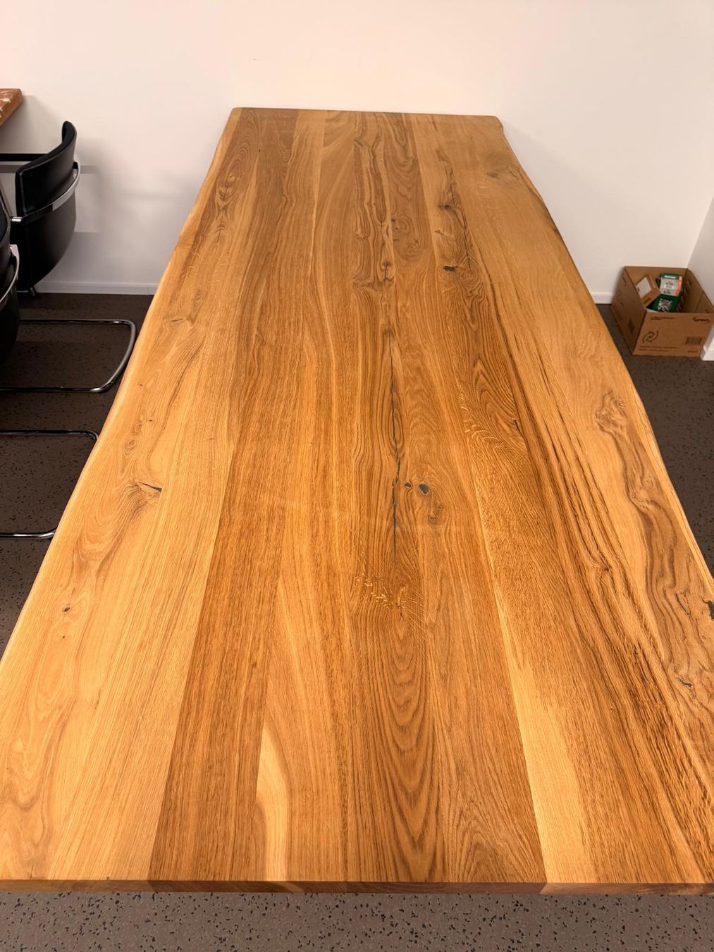 Tables: Edler Esstisch aus massiver Eiche – Neuf (Voir description) à Zunzgen par Fleksi 2
