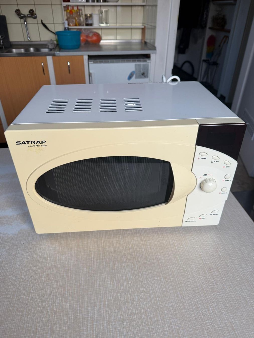 Elettrodomestici da cucina: Mikrowelle mit Grill – Usato da Bad Zurzach venduto da lha_9s7r 2