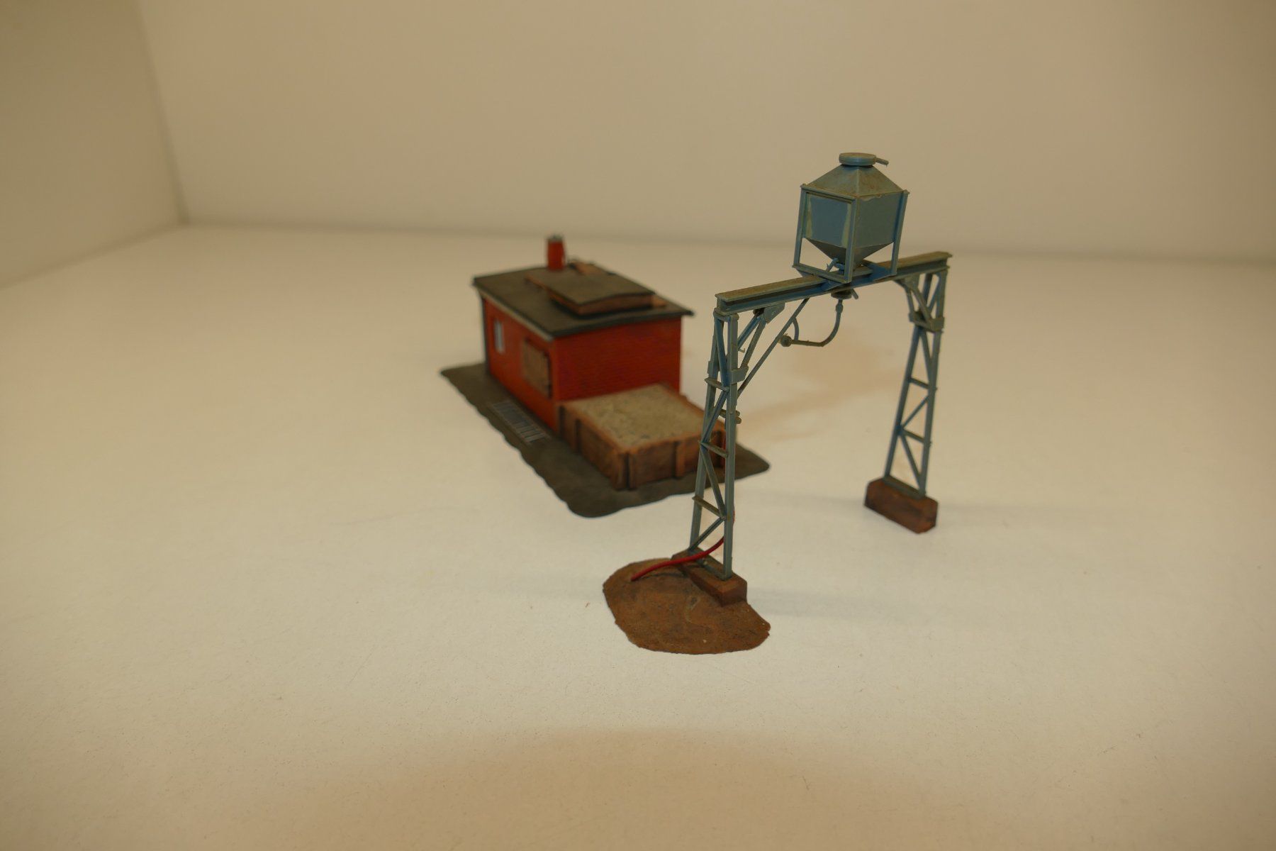 Kibri Modellini di ferrovie: Kibri H0: Besandungsanlage – Usato da Niederhasli venduto da rail-duerst 2