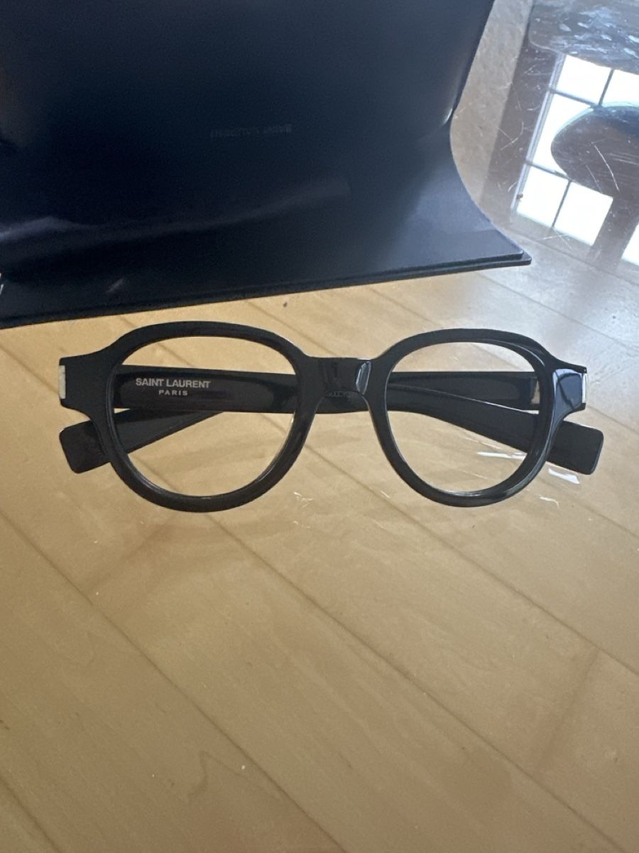 Saint Laurent Occhiali & Lenti: Lunettes Yves saint Laurent  – Usato da Muraz (Collombey) venduto da jaoo21