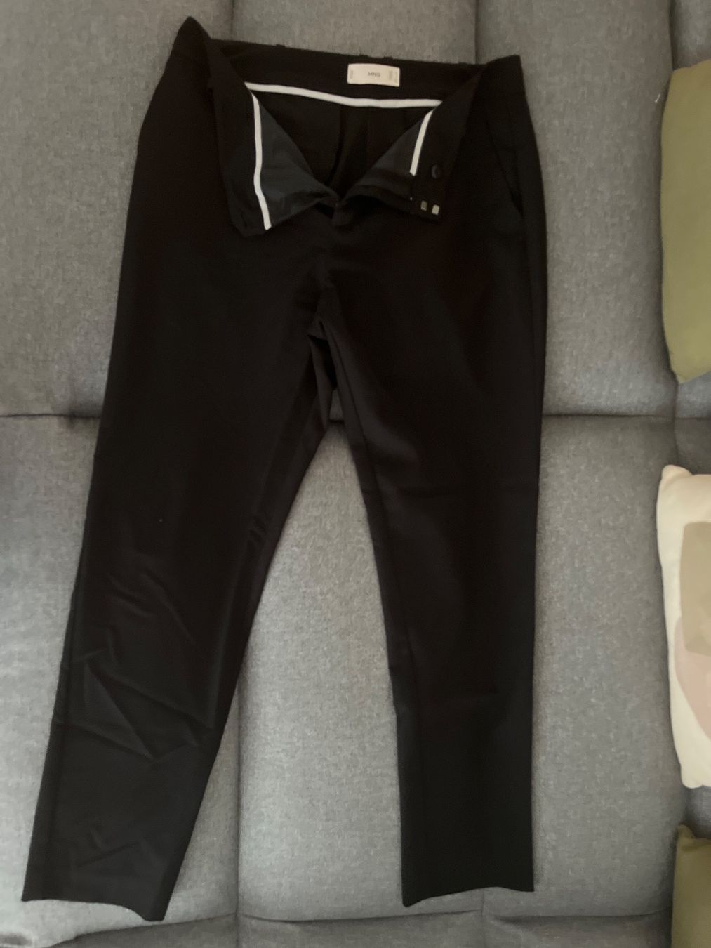 Mango Pantaloni: Hose Mango 40 Schwarz Neuwertig – Nuovo (secondo la descrizione) da Zumikon venduto da nat_96zs
