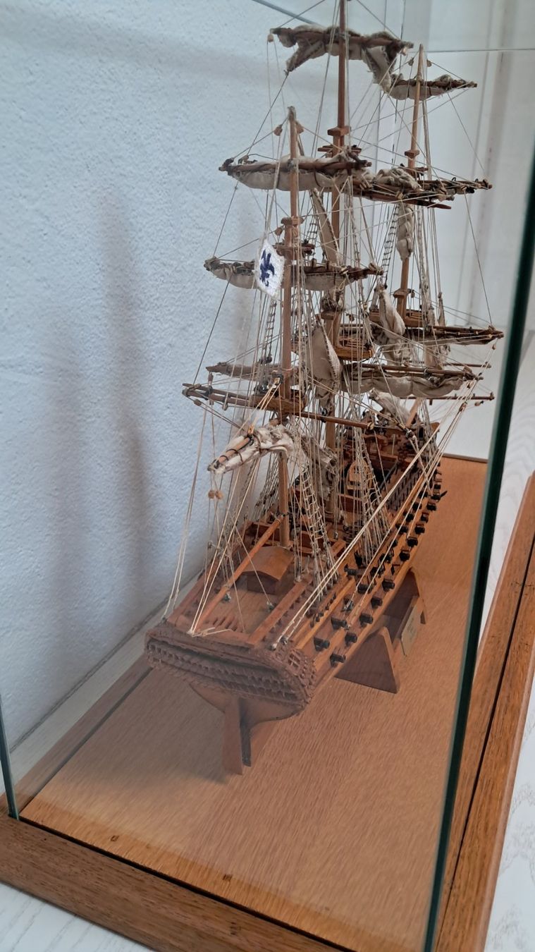 Kit di modellismo & Modellini statici: Modellschiff Le Superbe 1:150 1785 "1967" – Nuovo (secondo la descrizione) da Lufingen venduto da E-Auktion 6