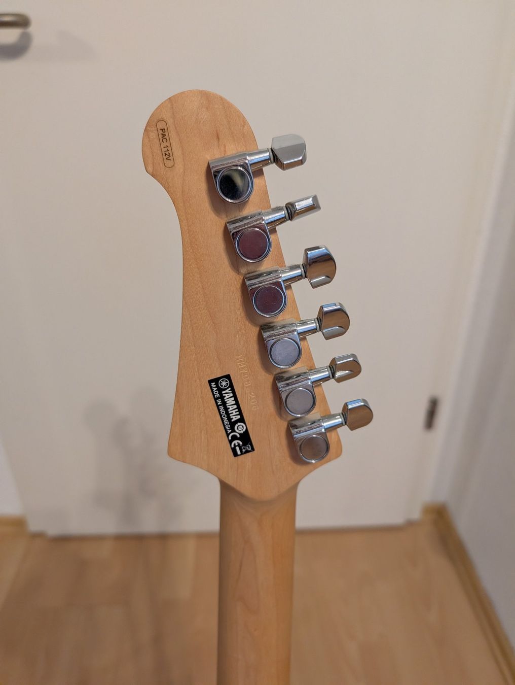Yamaha Instruments de musique: Yamaha Pacifica 112V – D'occasion à Riedholz par Pfupfundnebel 4