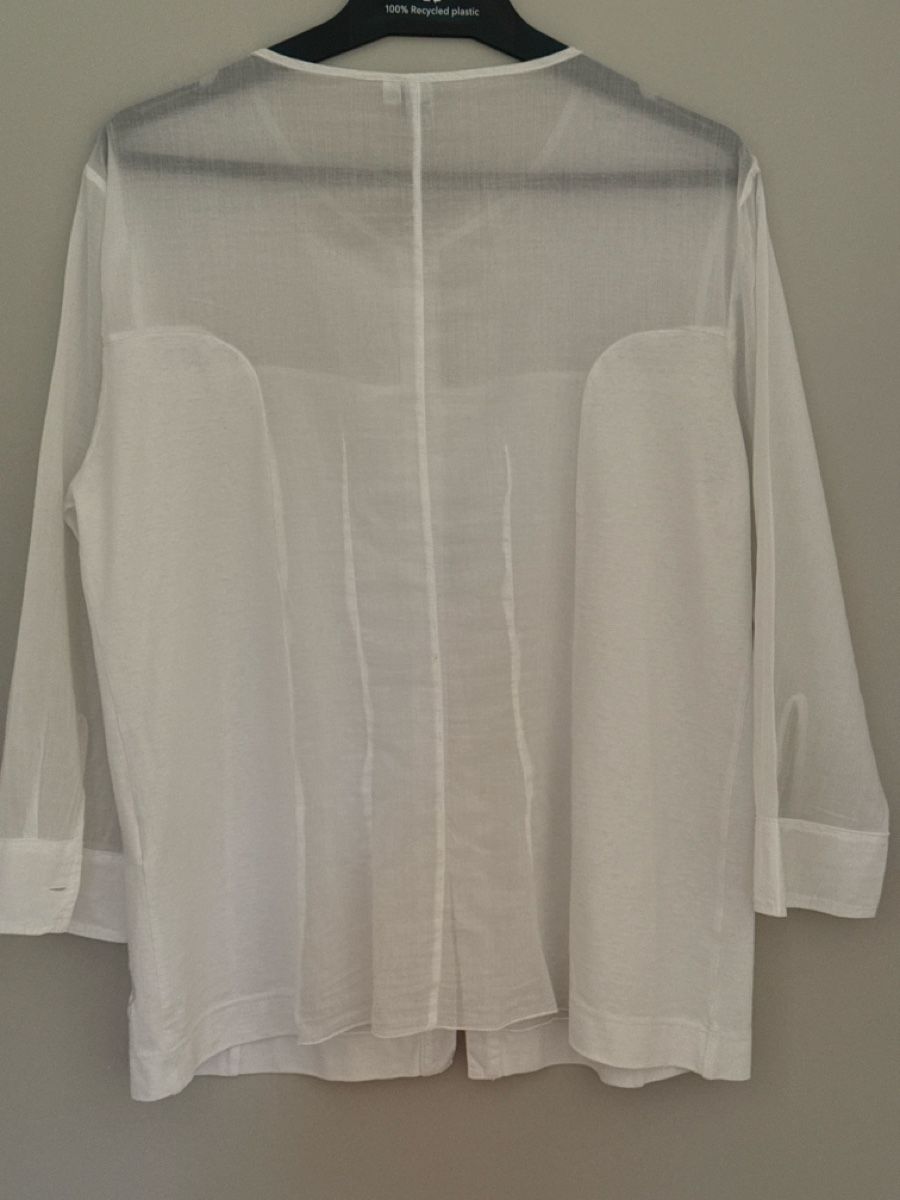 Chemisiers: White cotton Shirt Size M  – D'occasion à Geneve par fed_grg5 1