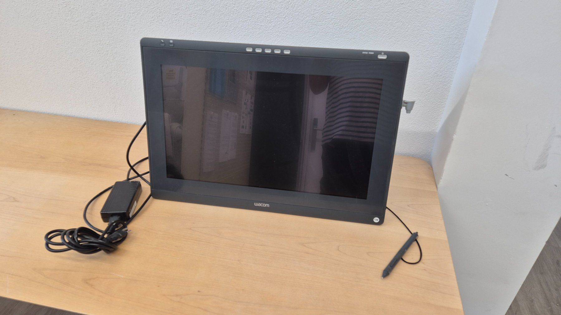 Tablet PC: WACOM DTH-2242 Grafiktablett – Usato da Elgg venduto da computerbrocki