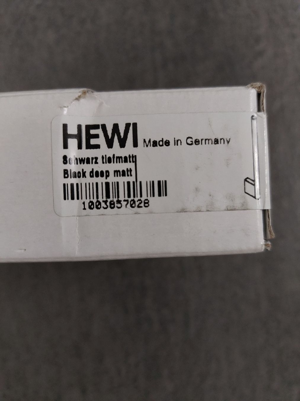 Handtuchhalter: HEWI Handtuchhalter schwarz tiefmatt – Neu und originalverpackt aus Tuggen von Sani-liquidation 1
