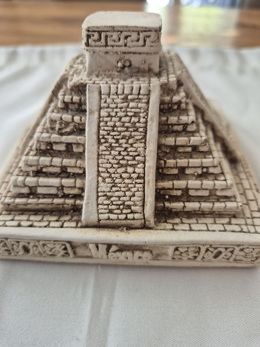 Sculture & Statue: Replica einer Maya Pyramide aus Mexico, – Usato da Luzern venduto da michschm7