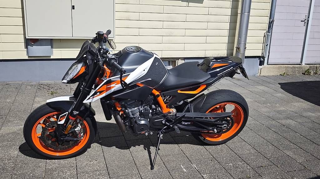 Strada: kKTM 890 Duke R – Usato da Zell LU venduto da Joelcs