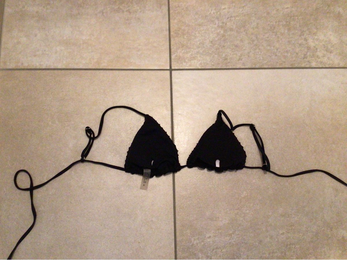 Badekleider & Bikinis: Bikini Oberteil S – Gebraucht aus Minusio von liam04 2