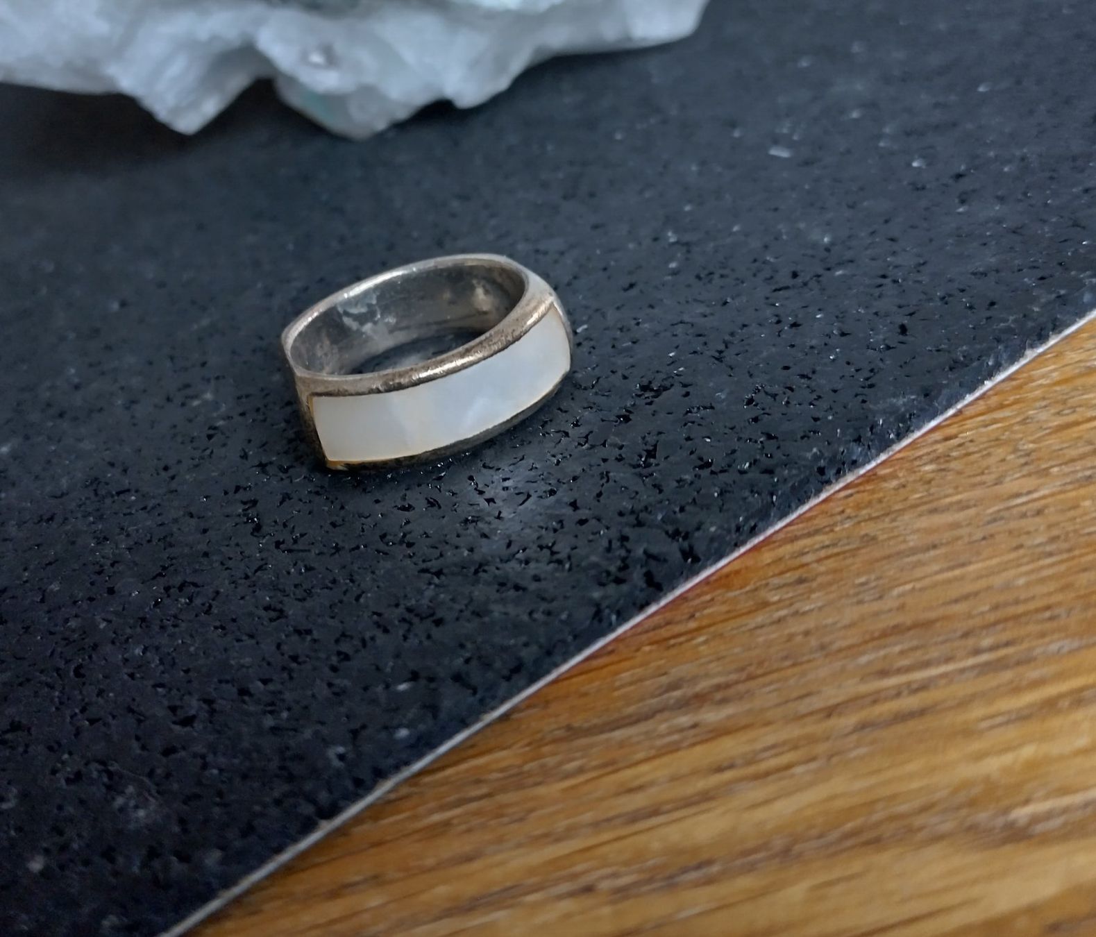 Ringe: RING MIT PERLMUTT EINLAGE SILBER 925 – Gebraucht aus Romanshorn von Glitzer-Paradies 1