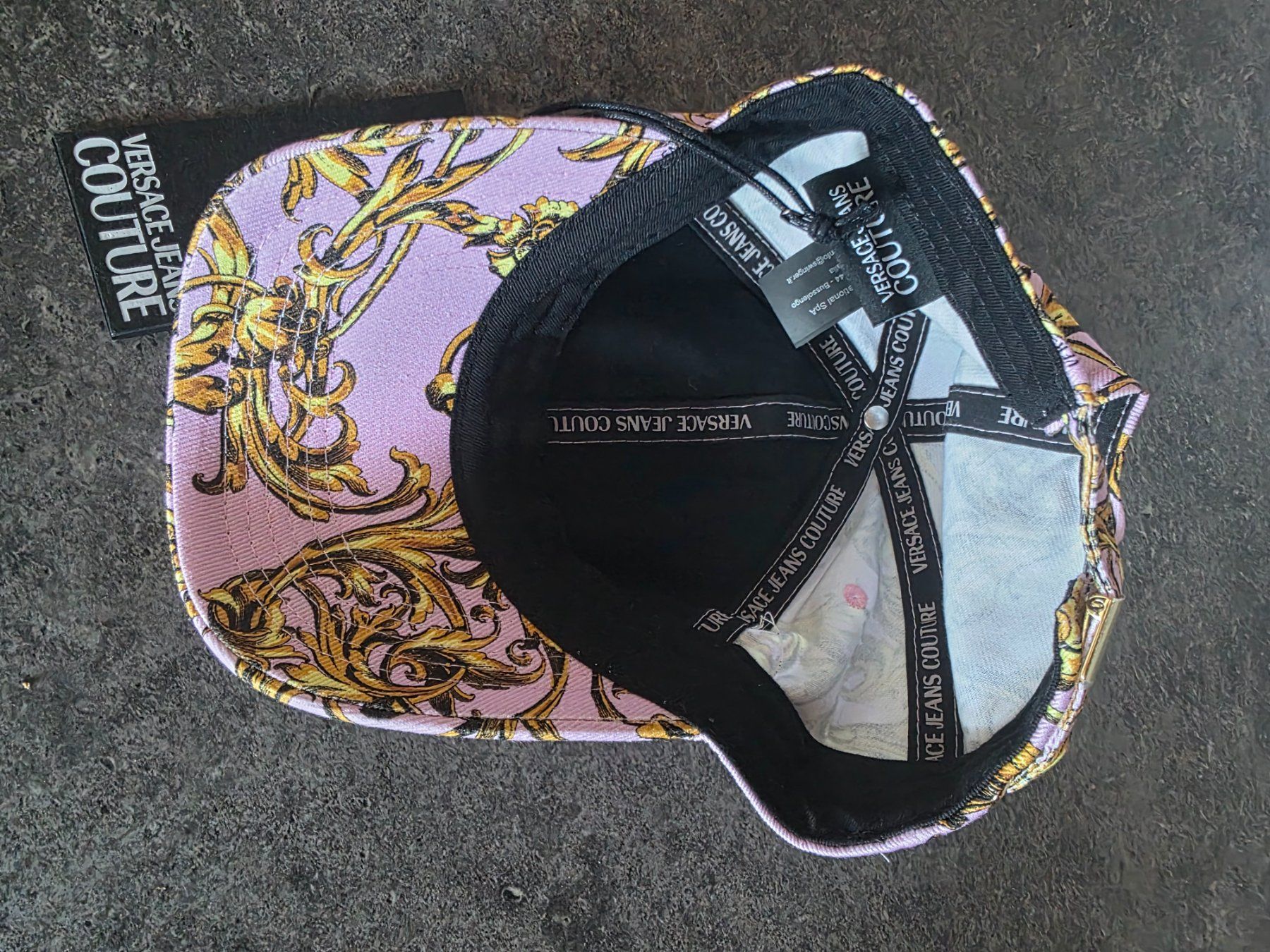 Versace Chapeaux, bonnets & casquettes: Versace Jeans Couture Cap - lilac – Neuf avec emballage d'origine à Rümikon AG par tokefu 1